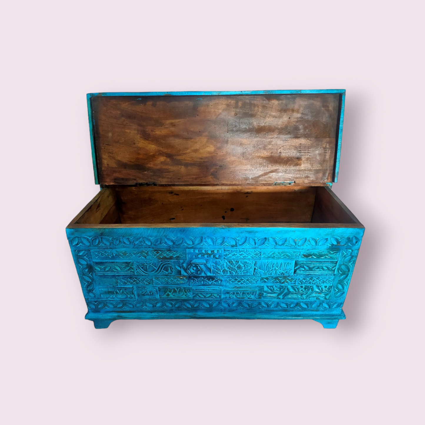 Old Wooden Distresed  Trunk Box