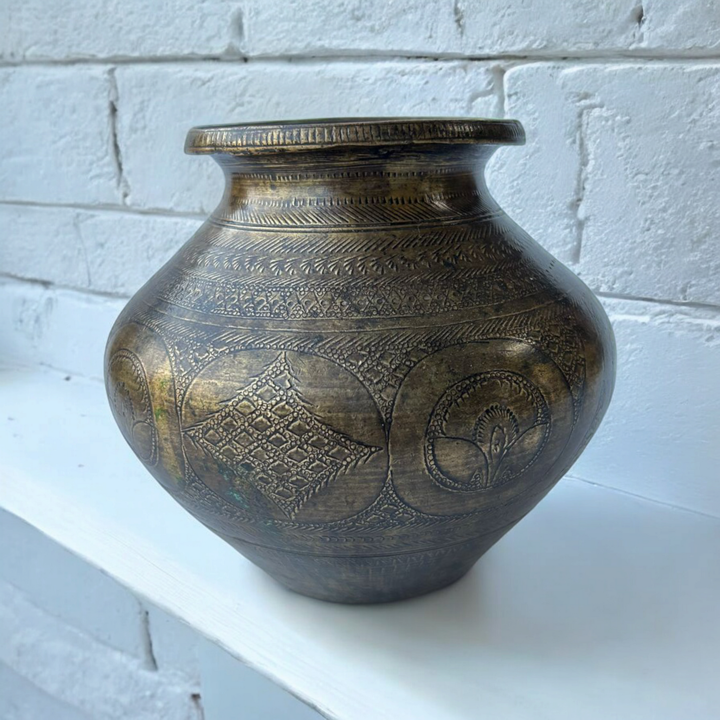 Antique Brass Flower Carved Plater Pot